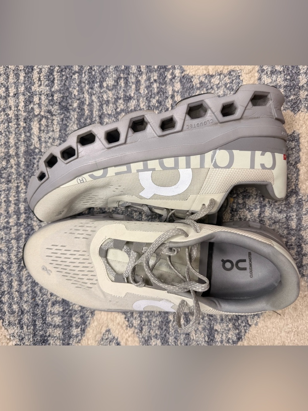 GREAT CONDITION Men’s Oncloud CloudMonster Ice Grey/Alloy Cloud